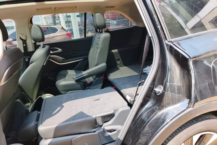 Used Hongqi HS7 PHEV 2024 2.0T PHEV Four-Wheel Drive Flagship Edition 6 Seats Left Rear Seat