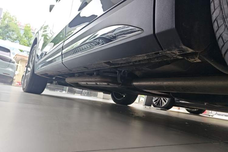 Used Hongqi HS7 PHEV 2024 2.0T PHEV Four-Wheel Drive Flagship Edition 7 Seats Left Side Sill