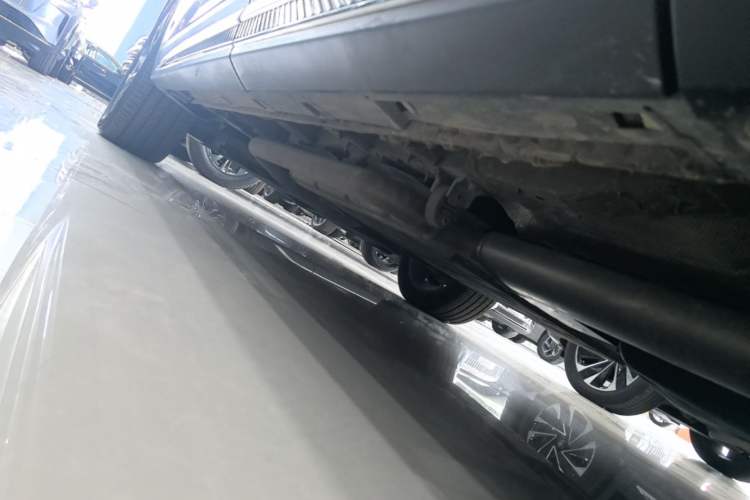 Used Hongqi HS7 PHEV 2024 2.0T PHEV Four-Wheel Drive Flagship Edition 6 Seats Left Side Sill