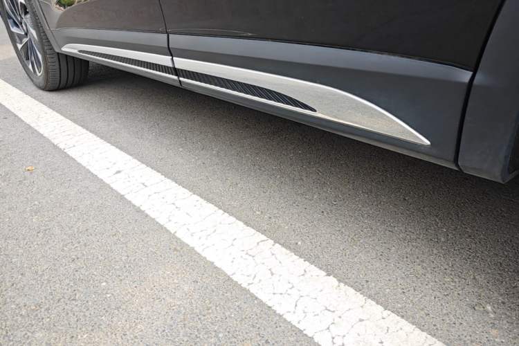 Used Hongqi HS7 PHEV 2024 2.0T PHEV Four-Wheel Drive Flagship Edition 7 Seats Left Side Sill