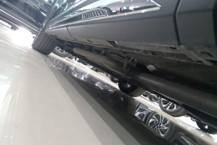 Used Hongqi HS7 PHEV 2024 2.0T PHEV Four-Wheel Drive Flagship Edition 6 Seats Left Side Sill
