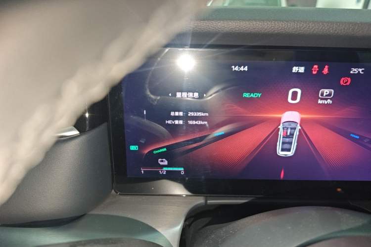 Used Hongqi HS7 PHEV 2024 2.0T PHEV Four-Wheel Drive Flagship Edition 7 Seats Odometer Close Up