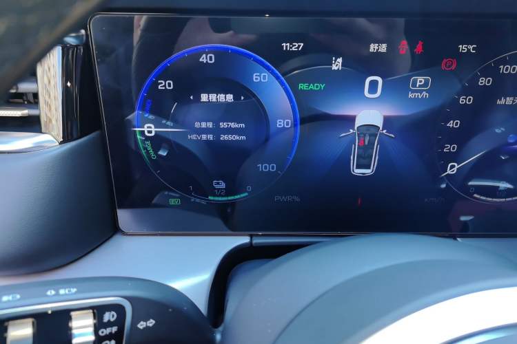 Used Hongqi HS7 PHEV 2024 2.0T PHEV Two-Wheel Drive Flagship Edition 6 Seats Odometer Close Up