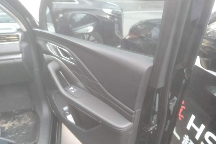 Used Hongqi HS7 PHEV 2024 2.0T PHEV Four-Wheel Drive Flagship Edition 6 Seats Right Front Door Interior