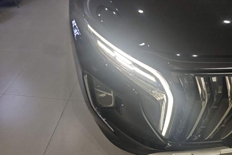 Used Hongqi HS7 PHEV 2024 2.0T PHEV Four-Wheel Drive Flagship Edition 7 Seats Right Front Headlight