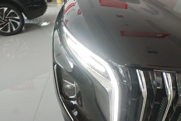 Used Hongqi HS7 PHEV 2024 2.0T PHEV Four-Wheel Drive Flagship Edition 6 Seats Right Front Headlight