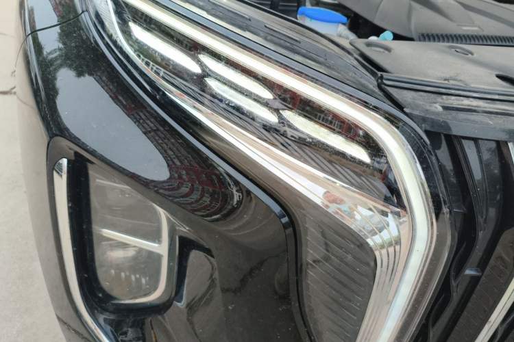 Used Hongqi HS7 PHEV 2024 2.0T PHEV Four-Wheel Drive Flagship Edition 6 Seats Right Front Headlight