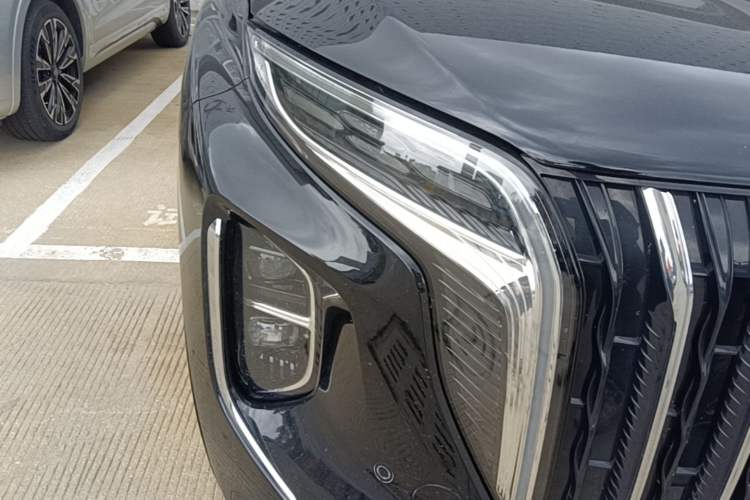 Used Hongqi HS7 PHEV 2024 2.0T PHEV Four-Wheel Drive Flagship Edition 6 Seats Right Front Headlight
