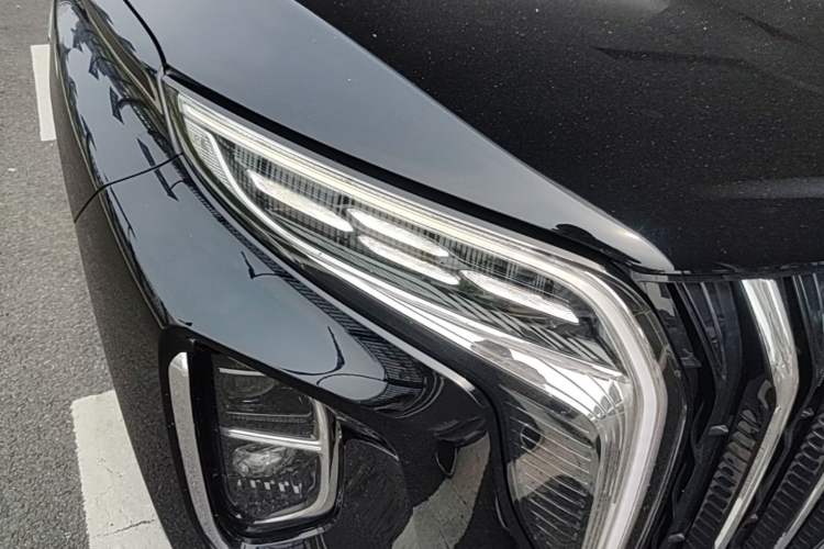 Used Hongqi HS7 PHEV 2024 2.0T PHEV Four-Wheel Drive Flagship Edition 6 Seats Right Front Headlight