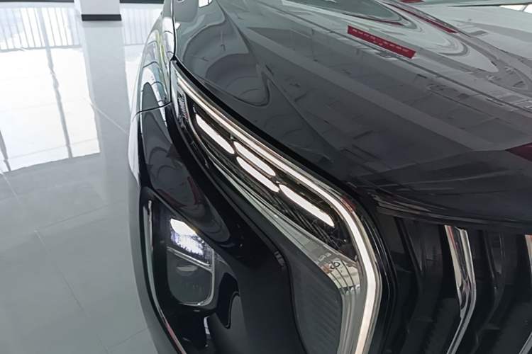 Used Hongqi HS7 PHEV 2024 2.0T PHEV Four-Wheel Drive Flagship Edition 6 Seats Right Front Headlight