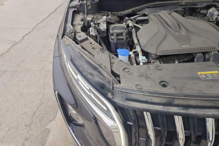 Used Hongqi HS7 PHEV 2024 2.0T PHEV Four-Wheel Drive Flagship Edition 6 Seats Right Front Headlight