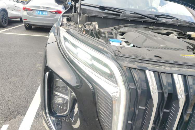 Used Hongqi HS7 PHEV 2024 2.0T PHEV Four-Wheel Drive Flagship Edition 6 Seats Right Front Headlight