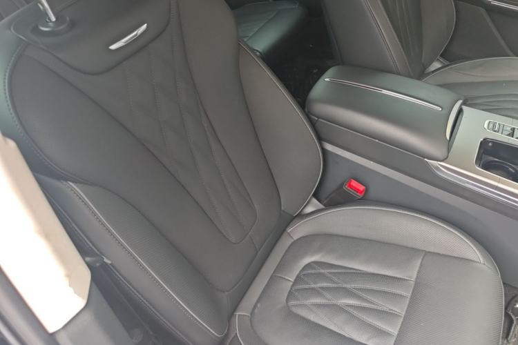 Used Hongqi HS7 PHEV 2024 2.0T PHEV Four-Wheel Drive Flagship Edition 7 Seats Right Front Seat