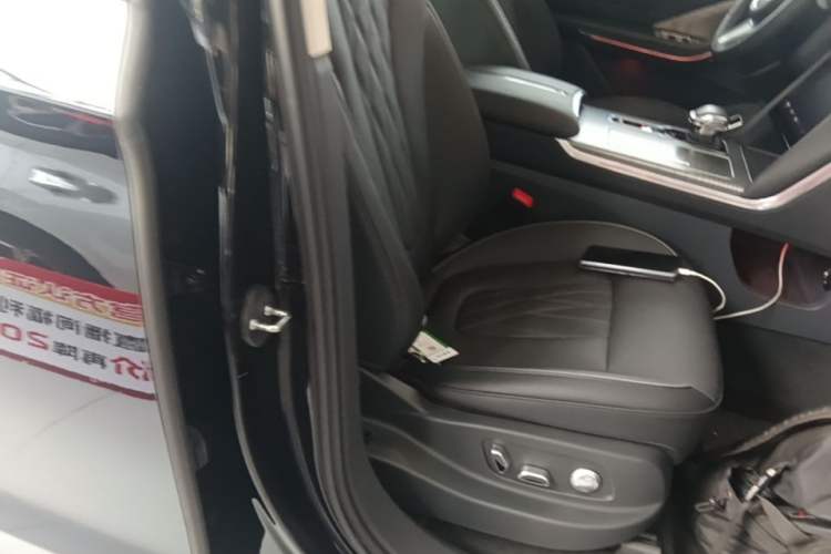 Used Hongqi HS7 PHEV 2024 2.0T PHEV Four-Wheel Drive Flagship Edition 7 Seats Right Front Seat