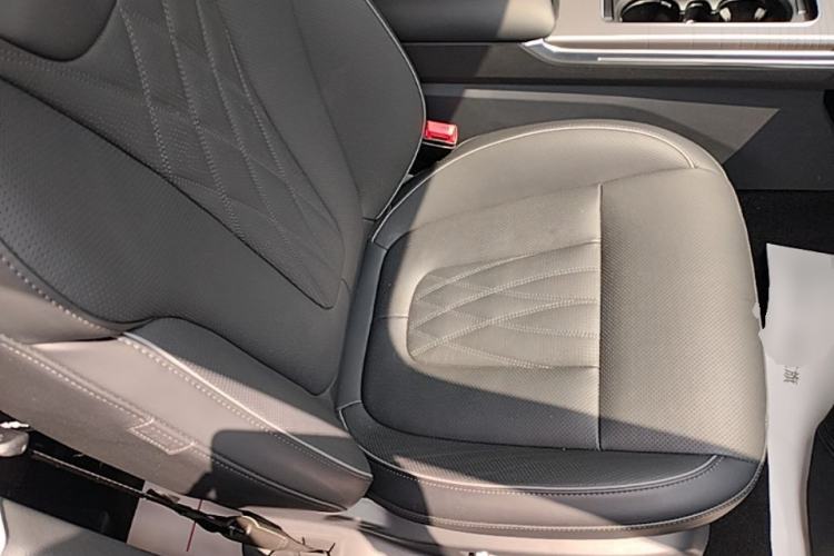 Used Hongqi HS7 PHEV 2024 2.0T PHEV Four-Wheel Drive Flagship Edition 7 Seats Right Front Seat