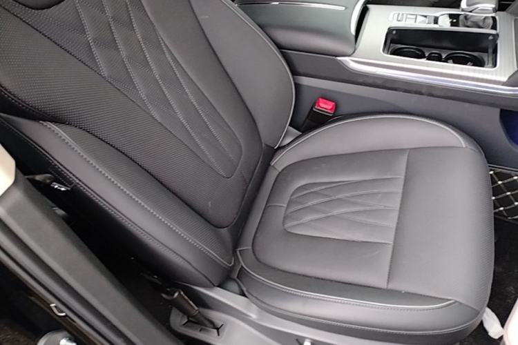 Used Hongqi HS7 PHEV 2024 2.0T PHEV Four-Wheel Drive Flagship Edition 6 Seats Right Front Seat