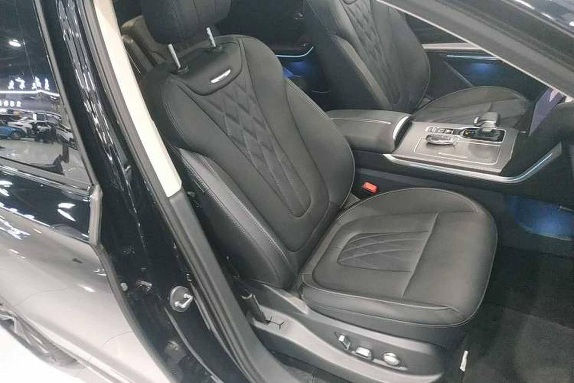 Used Hongqi HS7 PHEV 2024 2.0T PHEV Four-Wheel Drive Flagship Edition 6 Seats Right Front Seat