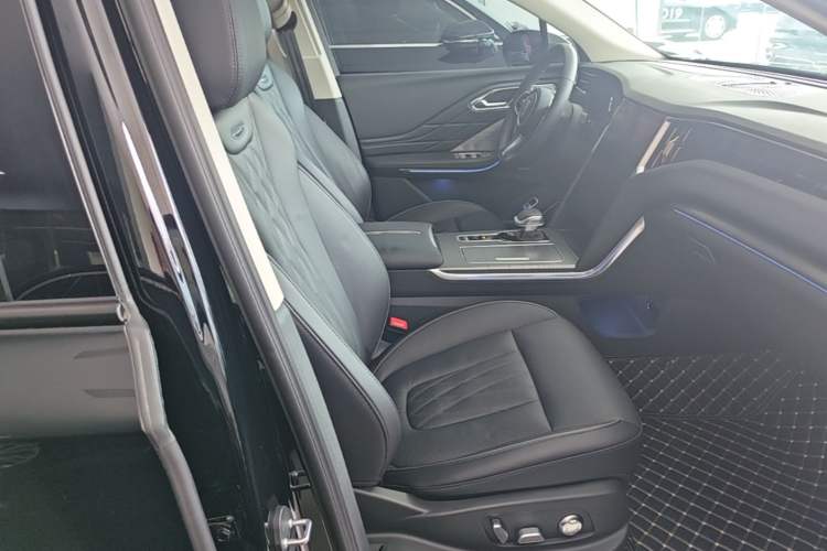 Used Hongqi HS7 PHEV 2024 2.0T PHEV Four-Wheel Drive Flagship Edition 7 Seats Right Front Seat