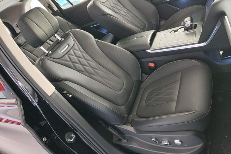 Used Hongqi HS7 PHEV 2024 2.0T PHEV Four-Wheel Drive Flagship Edition 7 Seats Right Front Seat