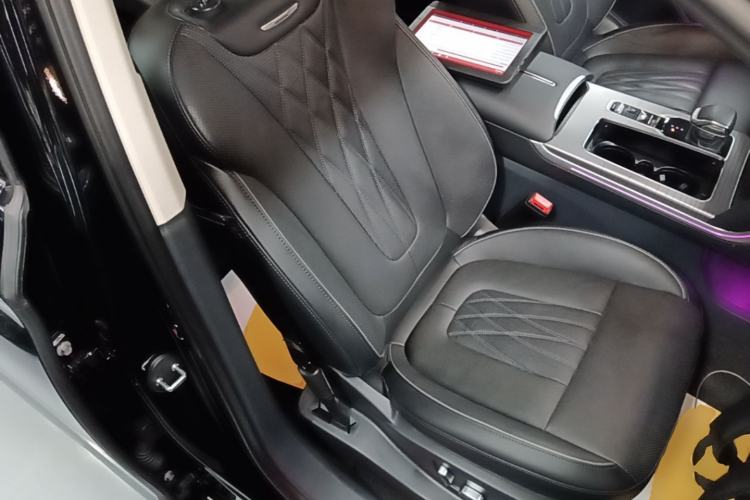 Used Hongqi HS7 PHEV 2024 2.0T PHEV Four-Wheel Drive Flagship Edition 6 Seats Right Front Seat