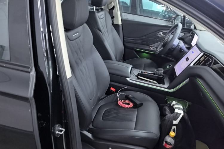 Used Hongqi HS7 PHEV 2024 2.0T PHEV Four-Wheel Drive Flagship Edition 7 Seats Right Front Seat