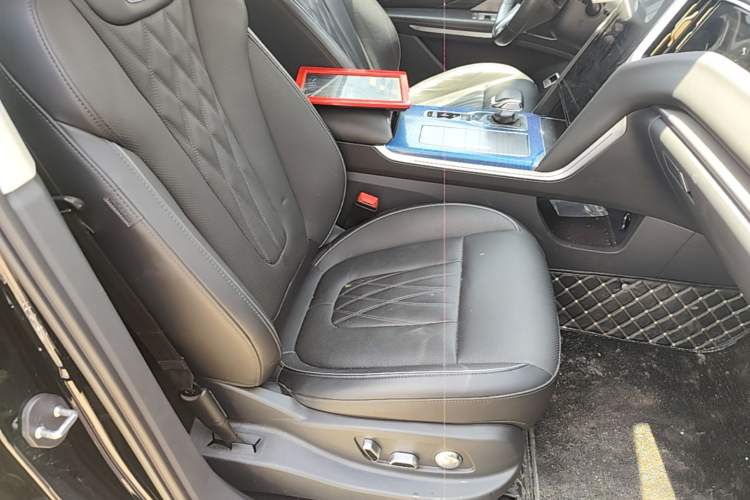 Used Hongqi HS7 PHEV 2024 2.0T PHEV Four-Wheel Drive Flagship Edition 6 Seats Right Front Seat
