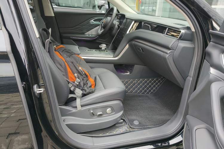 Used Hongqi HS7 PHEV 2024 2.0T PHEV Four-Wheel Drive Flagship Edition 6 Seats Right Front Seat