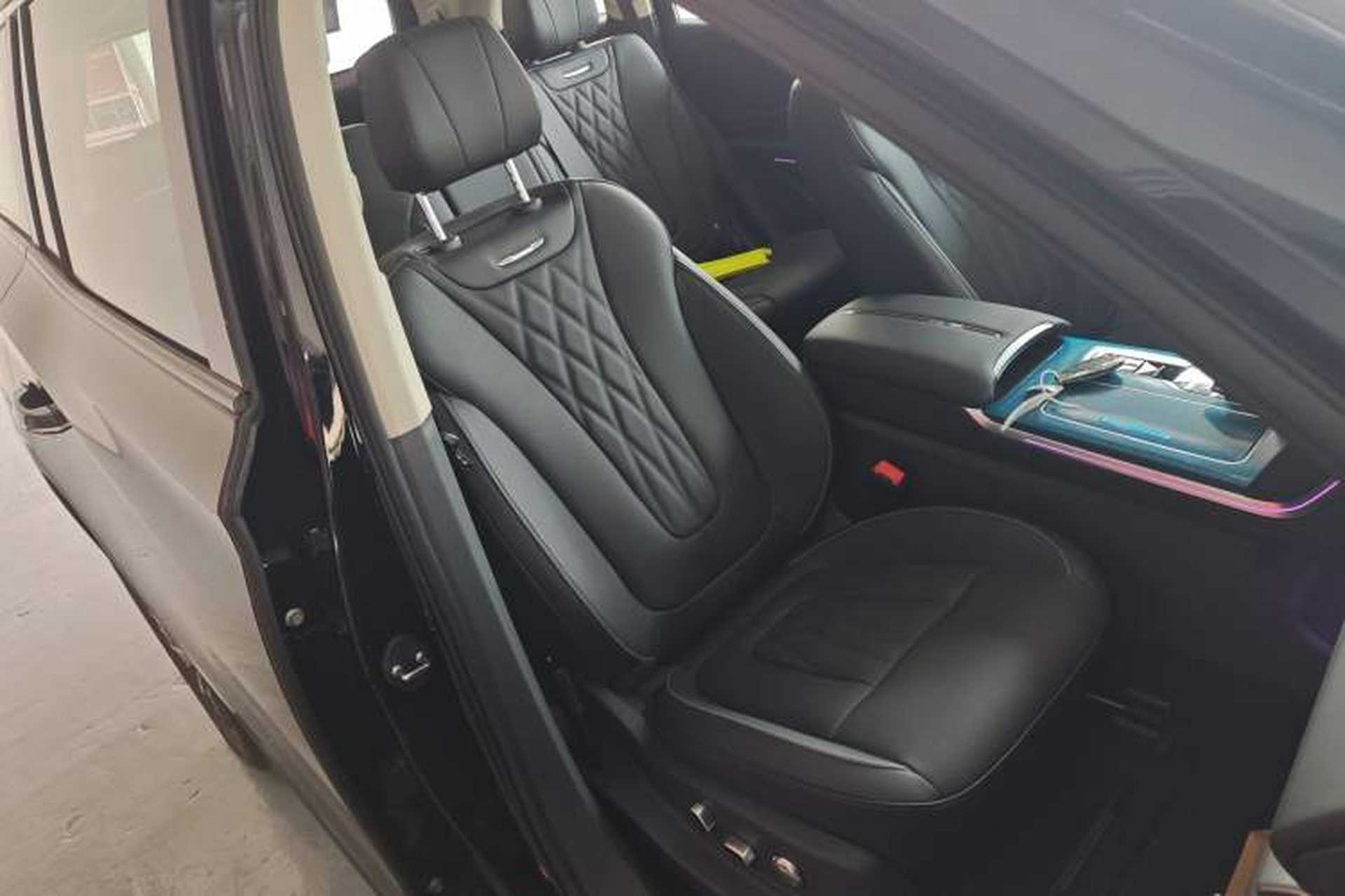 Used Hongqi HS7 PHEV 2024 2.0T PHEV Four-Wheel Drive Flagship Edition 7 Seats Right Front Seat