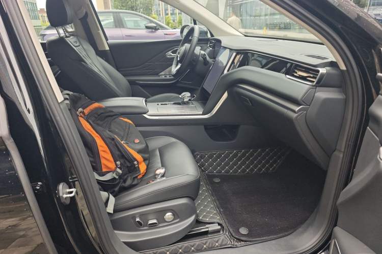 Used Hongqi HS7 PHEV 2024 2.0T PHEV Four-Wheel Drive Flagship Edition 6 Seats Right Front Seat