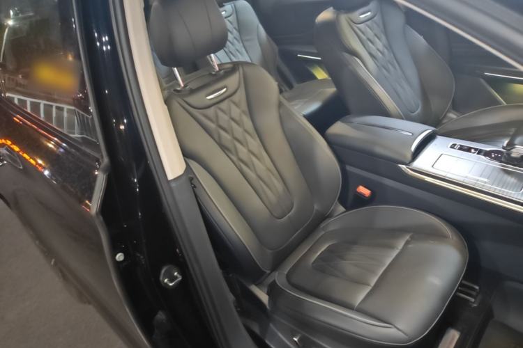 Used Hongqi HS7 PHEV 2024 2.0T PHEV Four-Wheel Drive Flagship Edition 6 Seats Right Front Seat