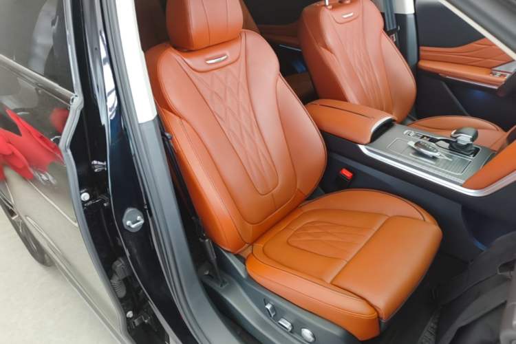 Used Hongqi HS7 PHEV 2024 2.0T PHEV Four-Wheel-Drive Flagship Edition 6 Seats Right Front Seat