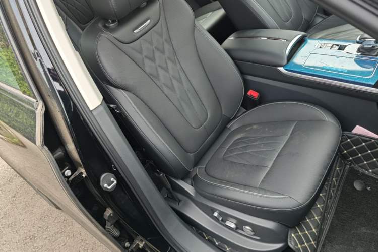 Used Hongqi HS7 PHEV 2024 2.0T PHEV Four-Wheel Drive Flagship Edition 6 Seats Right Front Seat