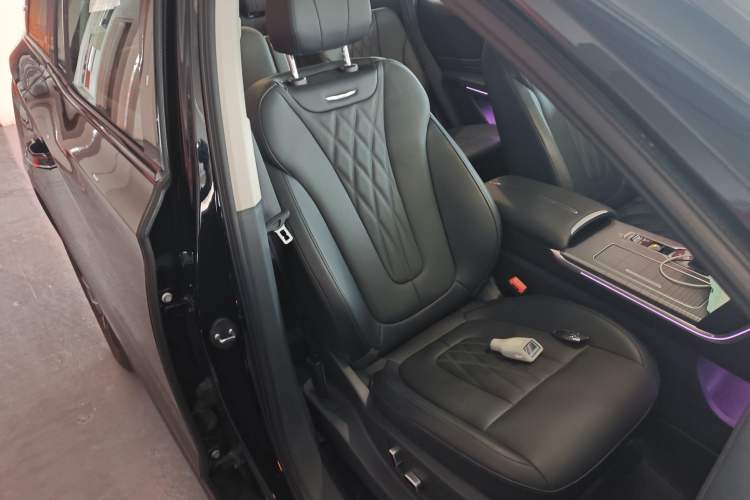 Used Hongqi HS7 PHEV 2024 2.0T PHEV Two-Wheel Drive Flagship Edition 6 Seats Right Front Seat