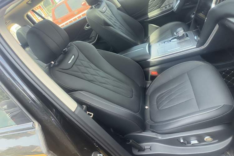 Used Hongqi HS7 PHEV 2024 2.0T PHEV Four-Wheel Drive Flagship Edition 7 Seats Right Front Seat