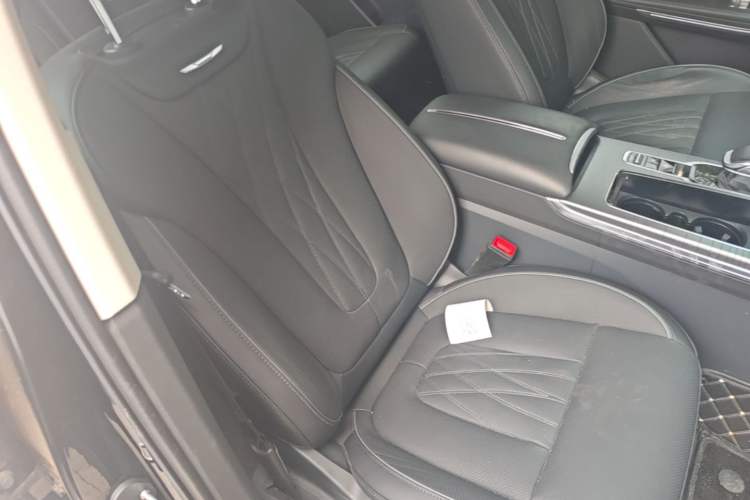 Used Hongqi HS7 PHEV 2024 2.0T PHEV Four-Wheel Drive Flagship Edition 7 Seats Right Front Seat