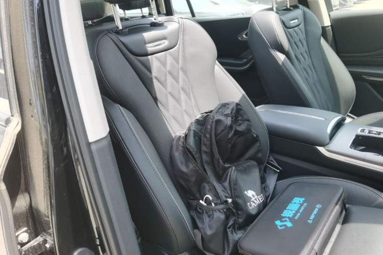 Used Hongqi HS7 PHEV 2024 2.0T PHEV Four-Wheel Drive Flagship Edition 7 Seats Right Front Seat