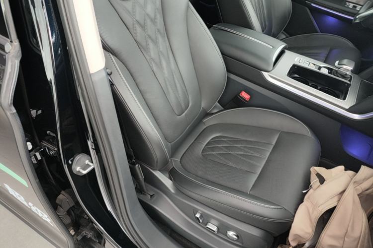 Used Hongqi HS7 PHEV 2024 2.0T PHEV Four-Wheel Drive Flagship Edition 6 Seats Right Front Seat