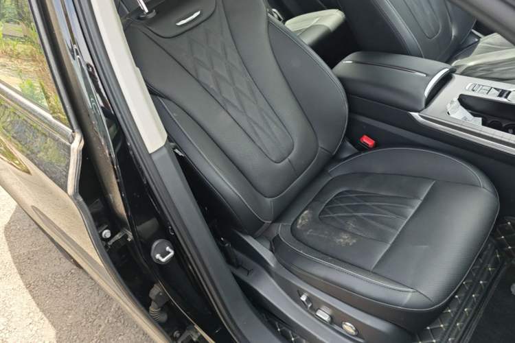 Used Hongqi HS7 PHEV 2024 2.0T PHEV Four-Wheel Drive Flagship Edition 7 Seats Right Front Seat