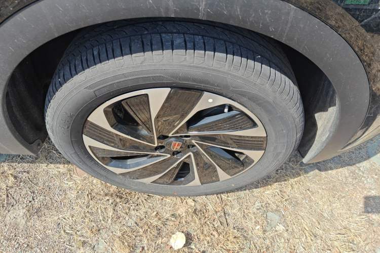 Used Hongqi HS7 PHEV 2024 2.0T PHEV Four-Wheel Drive Flagship Edition 6 Seats Right Front Wheel Hub