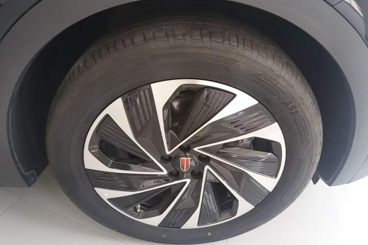 Used Hongqi HS7 PHEV 2024 2.0T PHEV Four-Wheel Drive Flagship Edition 6 Seats Right Front Wheel Hub