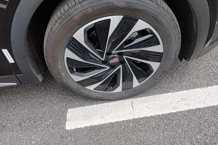 Used Hongqi HS7 PHEV 2024 2.0T PHEV Four-Wheel Drive Flagship Edition 6 Seats Right Front Wheel Hub