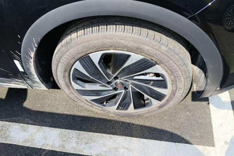 Used Hongqi HS7 PHEV 2024 2.0T PHEV Four-Wheel-Drive Flagship Edition 6 Seats Right Front Wheel Hub