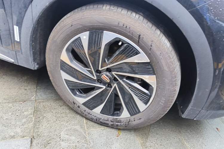 Used Hongqi HS7 PHEV 2024 2.0T PHEV Four-Wheel Drive Flagship Edition 6 Seats Right Front Wheel Hub