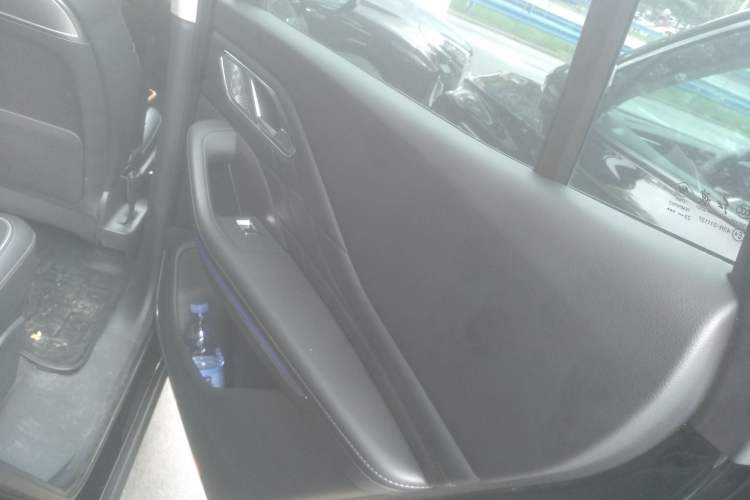 Used Hongqi HS7 PHEV 2024 2.0T PHEV Four-Wheel Drive Flagship Edition 6 Seats Right Rear Door Interior