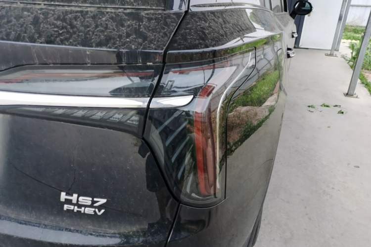Used Hongqi HS7 PHEV 2024 2.0T PHEV Four-Wheel Drive Flagship Edition 7 Seats Right Rear Taillight