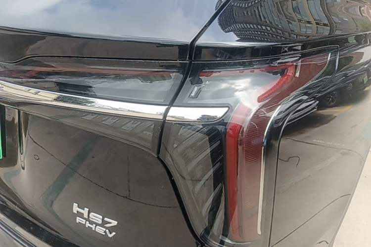 Used Hongqi HS7 PHEV 2024 2.0T PHEV Four-Wheel Drive Flagship Edition 6 Seats Right Rear Taillight