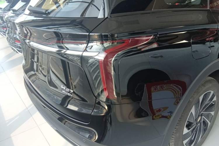 Used Hongqi HS7 PHEV 2024 2.0T PHEV Four-Wheel Drive Flagship Edition 7 Seats Right Rear Taillight
