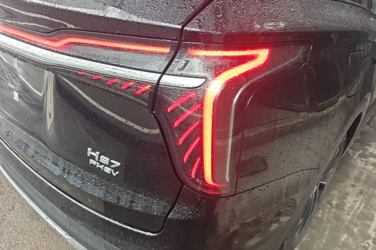 Used Hongqi HS7 PHEV 2024 2.0T PHEV Four-Wheel Drive Flagship Edition 7 Seats Right Rear Taillight