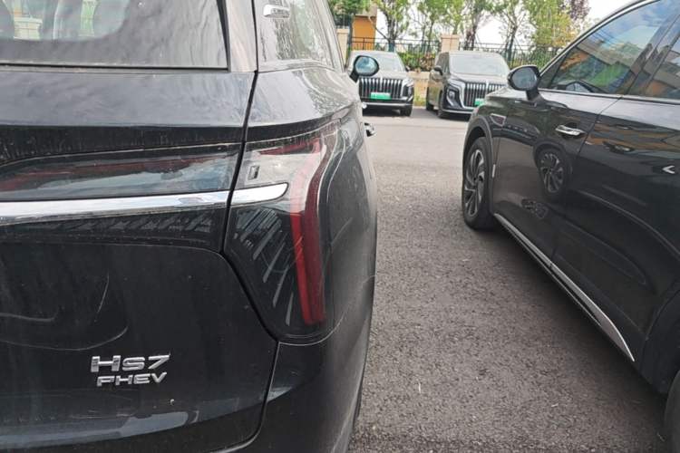 Used Hongqi HS7 PHEV 2024 2.0T PHEV Four-Wheel Drive Flagship Edition 6 Seats Right Rear Taillight