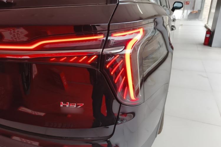 Used Hongqi HS7 PHEV 2024 2.0T PHEV Four-Wheel Drive Flagship Edition 6 Seats Right Rear Taillight